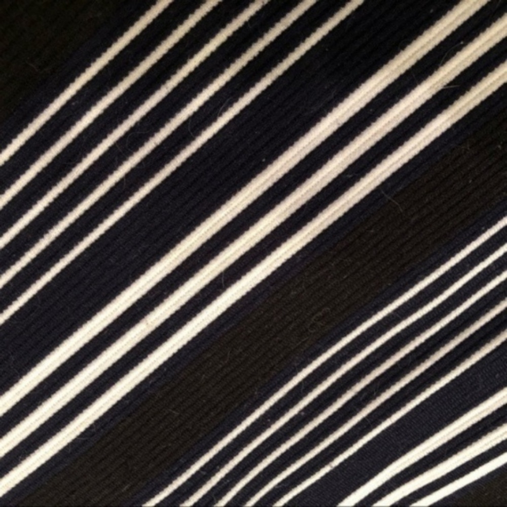 SOLD H&M Sz Small Blue/Black/White Beachy Swing Skirt - Picture 2 of 3